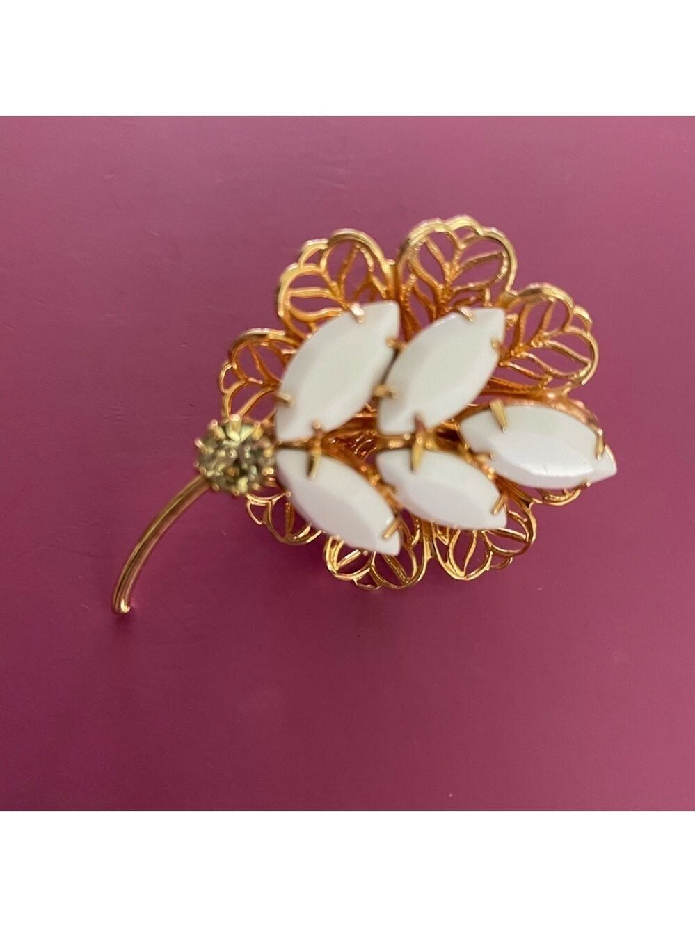 Vintage Milk Glass Gold-Tone Delicate Single Leaf Filagree Brooch Feminine